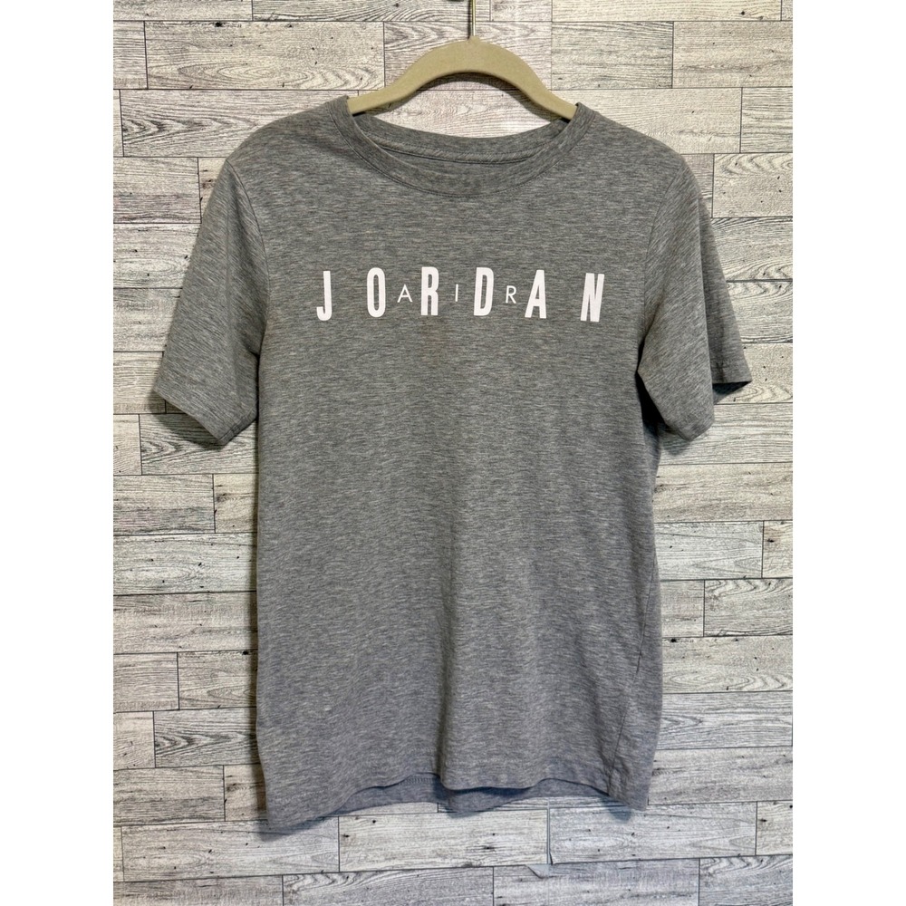 Jordan Boys Gray Graphic T-Shirt Short Sleeve Crew Neck Large 12-13 Years